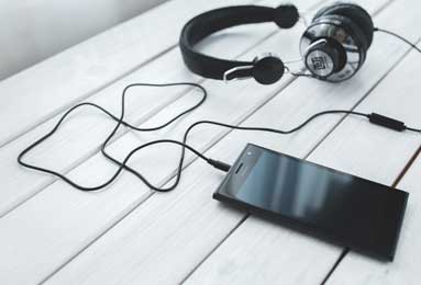 冯提莫直播十年转型美妆界，揭秘身形转变秘密，稳坐顶流之位