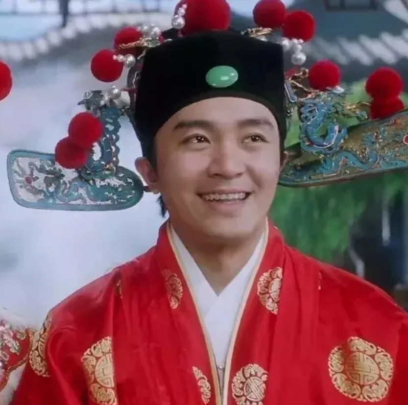 李小龙的演艺生涯高峰与低谷_世界拆船市场三大高峰和低谷_巅峰李小龙