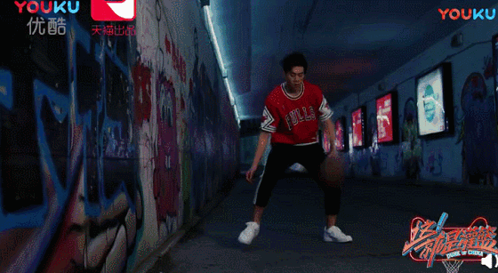 李易峰参与新综艺录制，期待精彩展现_李易峰综艺节目2021_李易峰综艺感很强