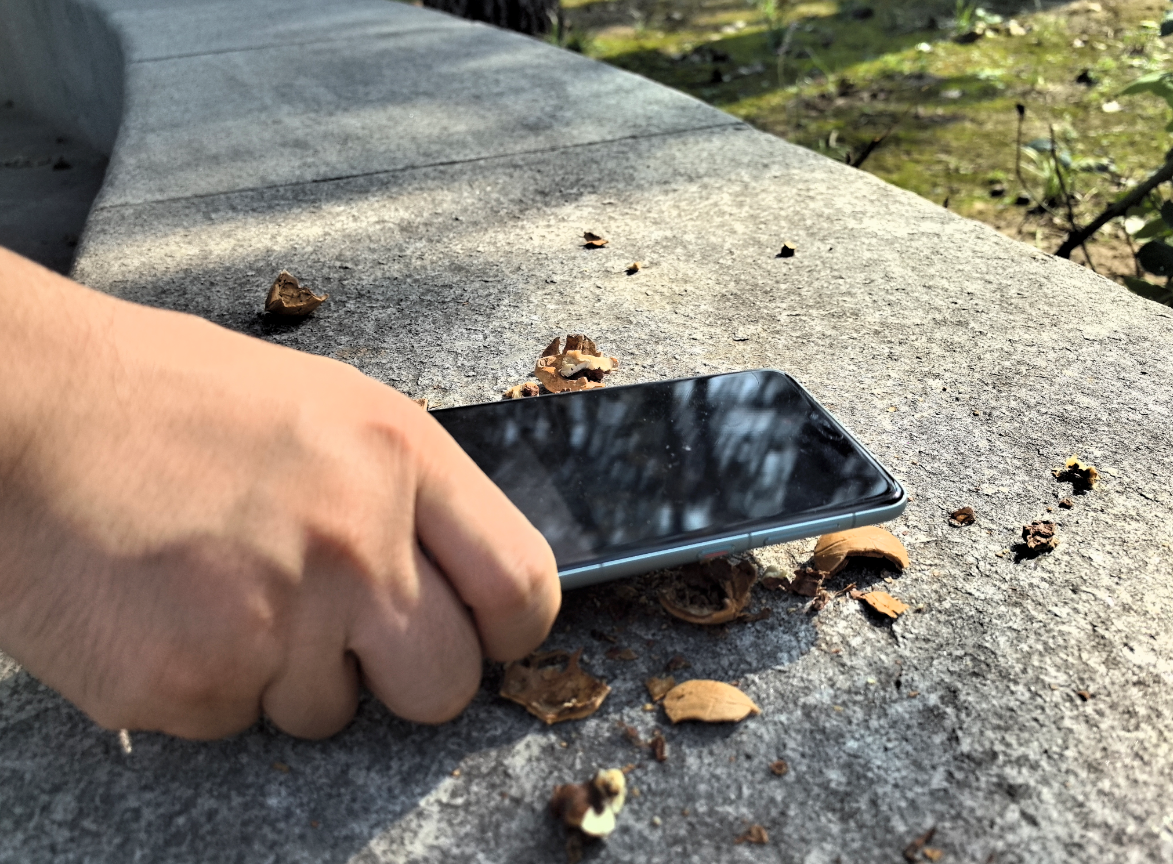 华为哪款手机是玻璃机身_昆仑玻璃如何提升华为手机的耐用性？_华为用的玻璃