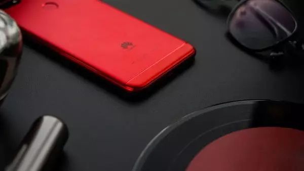 多彩手机壁纸_手机多彩引擎有什么用_nova系列手机的多彩外观选择