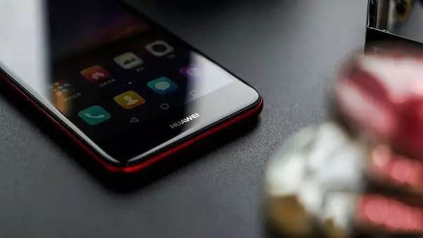 nova系列手机的多彩外观选择_多彩手机壁纸_手机多彩引擎有什么用