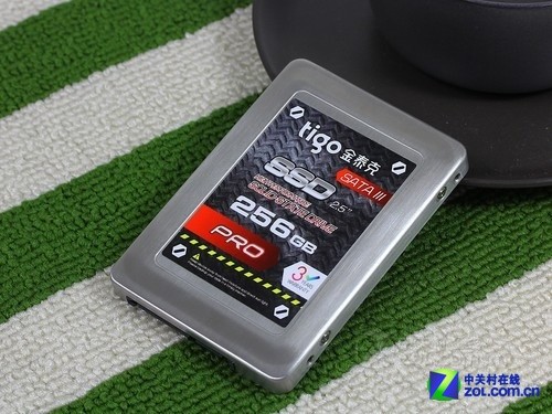 699元轰炸市场 240GB SSD绝杀机械硬盘