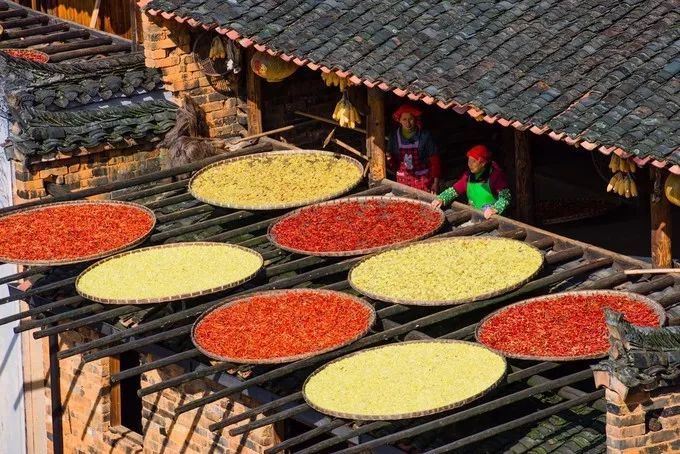 自驾游汽车首选_自驾游攻略：如何选择适合的汽车？_自驾游选什么车好