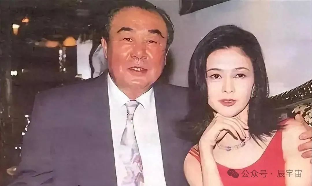 关之琳：家族风云背后的爱恨纠葛与自我探索之旅