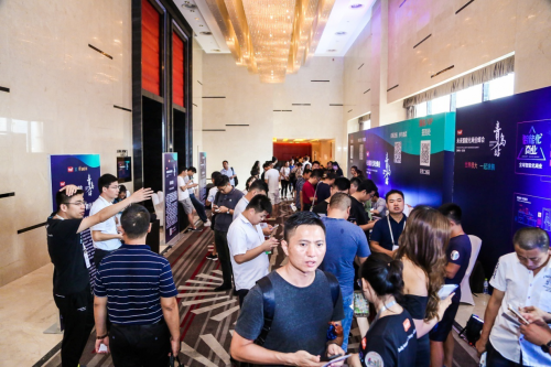 域名预订与竞价策略：抓住智能家居行业新机遇，实现全屋智能化体验