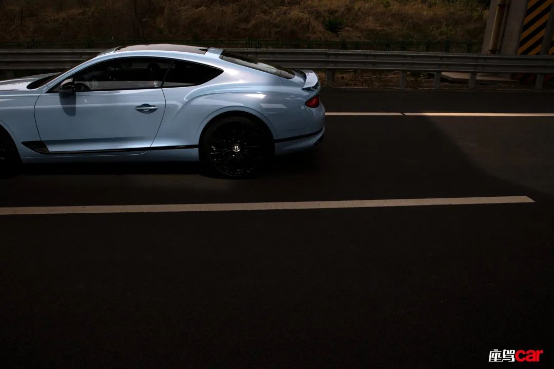 宾利的logo寓意_宾利，奢侈品与汽车艺术的象征_宾利的寓意和设计理念