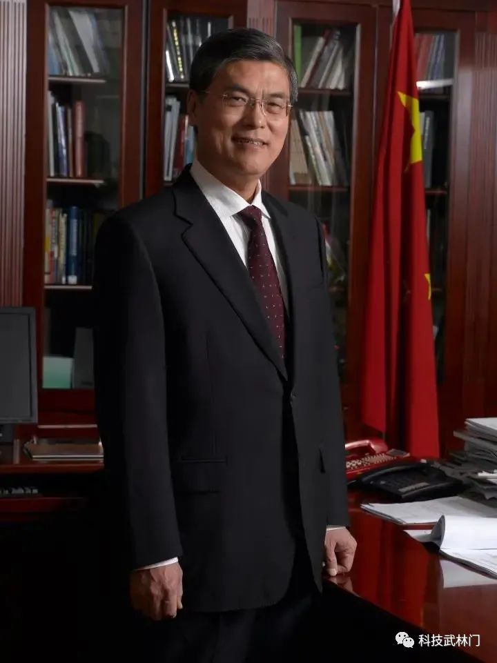 应用数据挖掘的案例_黄峥与大数据的应用与探索_数据探索主要包括