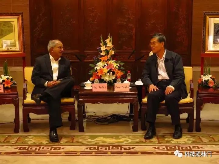 黄峥与大数据的应用与探索_应用数据挖掘的案例_数据探索主要包括