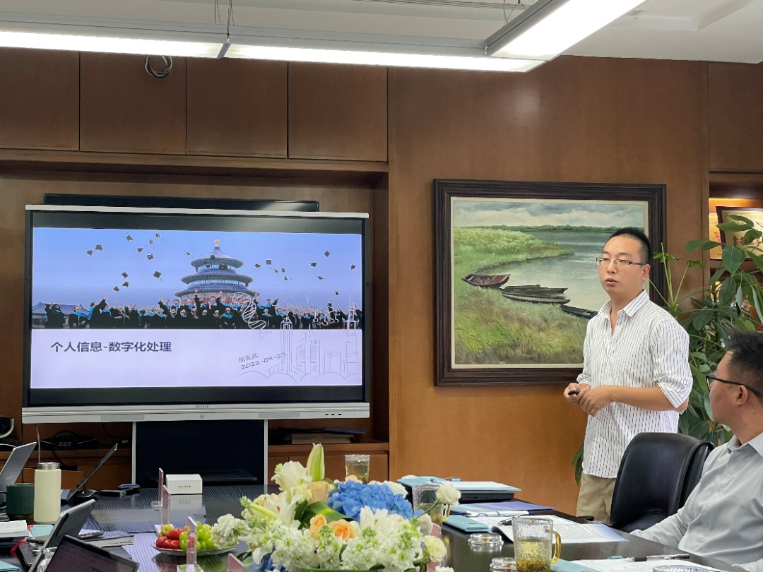 背景团队技术分析_技术团队和背景：_专业团队背景