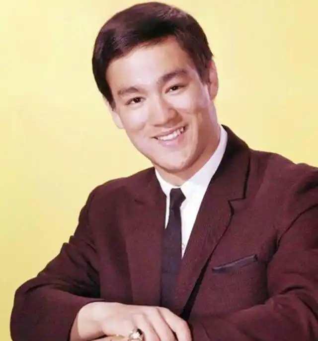 李小龙：从武术家到好莱坞巨星的传奇人生与多面才华