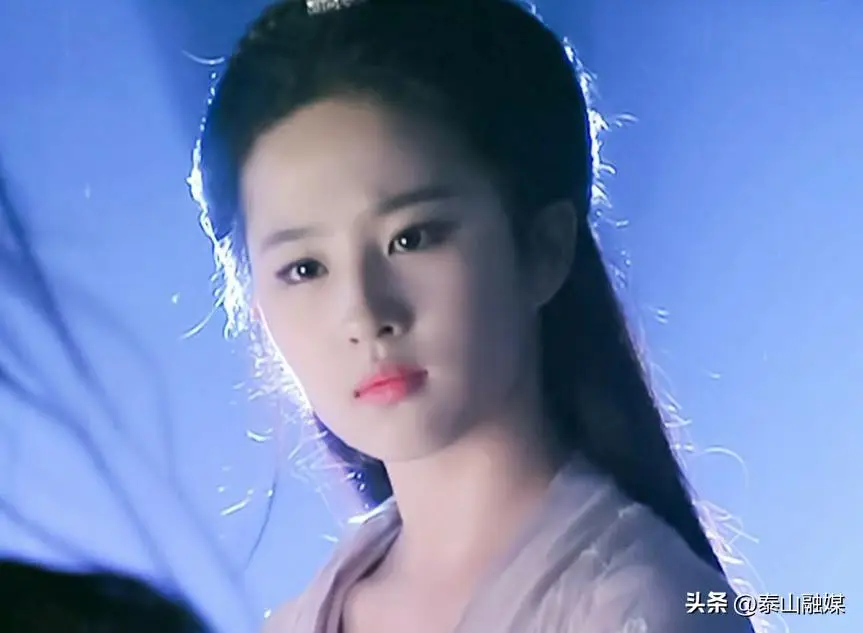 刘亦菲回中国了吗_刘亦菲的影视回归：新作品瞩目_33岁刘亦菲再回巅峰