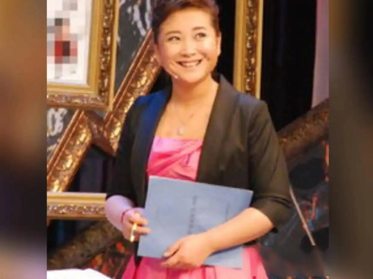 谈刘亦菲_刘亦菲与社会发展的对话_刘亦菲立场