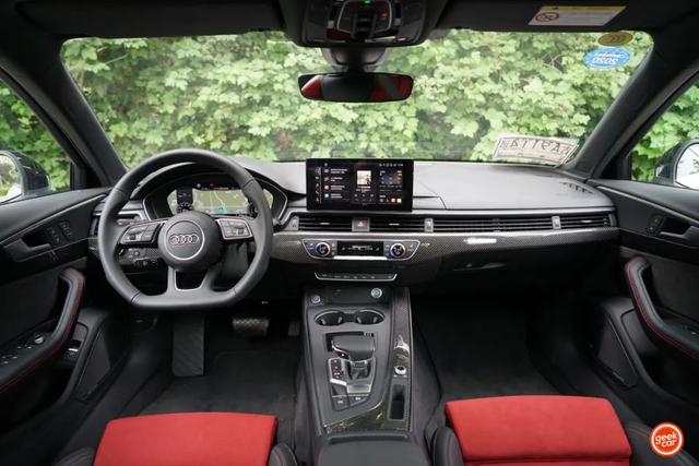 奥迪车载娱乐系统打不开_评测奥迪的车载娱乐系统：功能与体验_奥迪娱乐系统叫什么