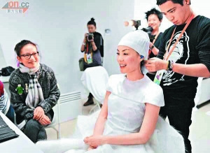 王菲即兴惊喜演出节音乐人是谁_王菲音乐节目_王菲在音乐节上的即兴演出让人惊喜连连