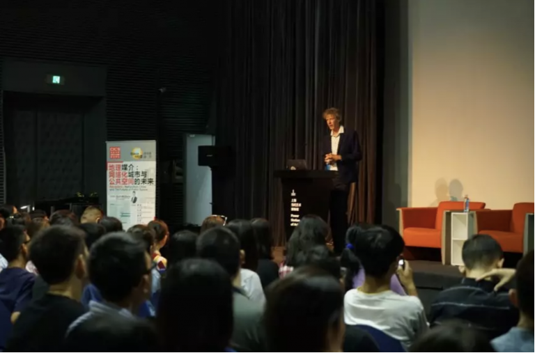 如何利用最新手机系统提高生活便利性？_智能手机的便利性_手机便利的例子