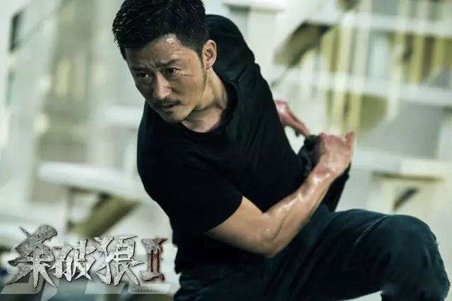 少林寺李连杰练武片段_李连杰少林寺武术表演视频_李连杰（Jet Li） - 武术家和演员，代表作品包括《少林寺》和《英雄》。