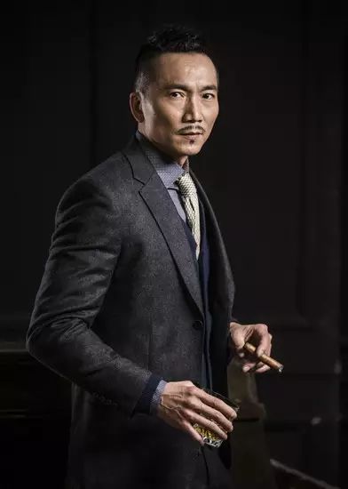 李连杰少林寺武术表演视频_少林寺李连杰练武片段_李连杰（Jet Li） - 武术家和演员，代表作品包括《少林寺》和《英雄》。