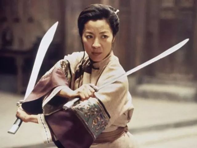 李连杰少林寺武术表演视频_李连杰（Jet Li） - 武术家和演员，代表作品包括《少林寺》和《英雄》。_少林寺李连杰练武片段