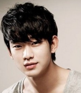 金秀贤来自星星的你剧照_金秀贤与《来自星星的你》的成功背后_金秀贤来自星星桌面