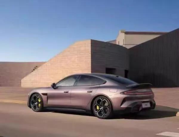 小米悬挂_小米汽车黑科技_悬挂科技如何提升小米汽车的操控性能？