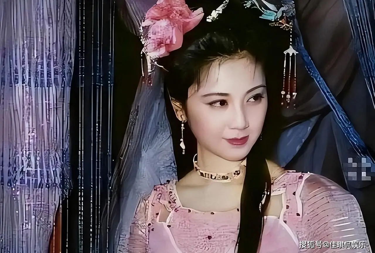 朱琳近照曝光：71岁依旧优雅知性，揭秘昔日中国第一美女的现状