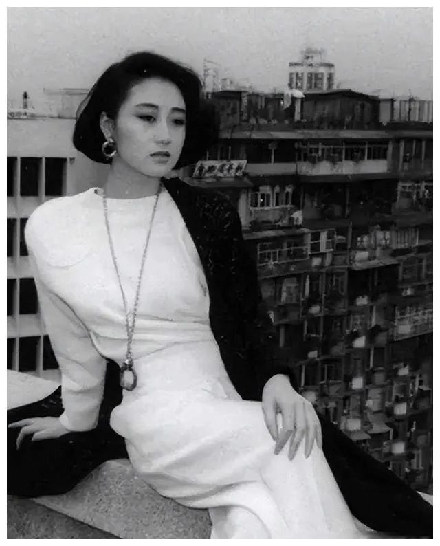 人生张国荣的歌_张国荣演绎生涯_张国荣的职业转折与人生选择