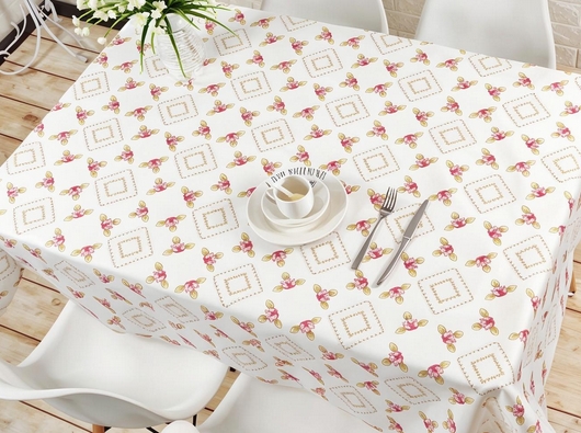 TPU与PVC餐桌垫对比：灵活环保与经济耐用的选择