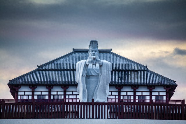 秦始皇嬴政：中国第一位完成大一统的千古一帝及其传奇人生