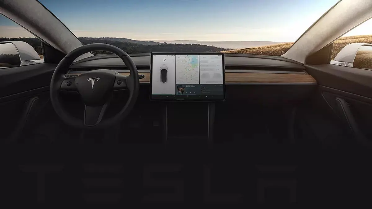 宝马车操作系统的说明_宝马的用户界面设计与操作体验_宝马操作界面体验用户设计方案